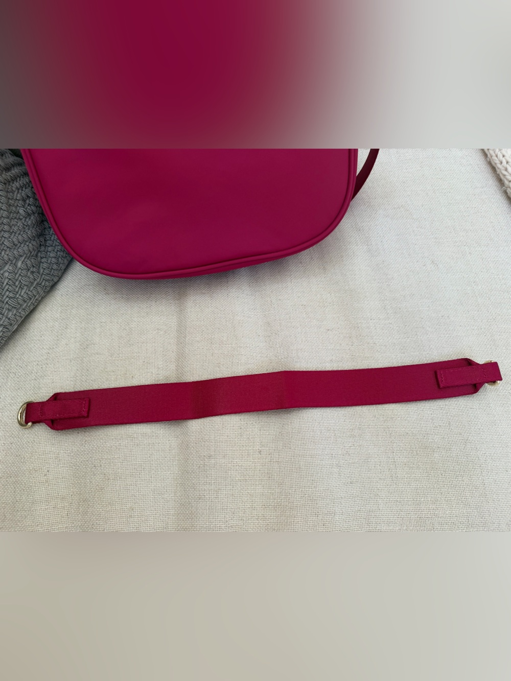 Lululemon city essentials, small shoulder bag. - Picture 2 of 7